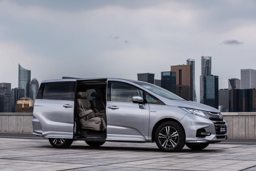  Honda Odyssey Sport Hybrid 2019 года  (фото 8 из 40)